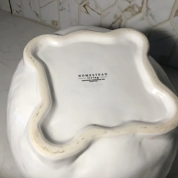 Charming White Pig-Shaped Ceramic Bowl – Homestead Living - Picture 2 of 5